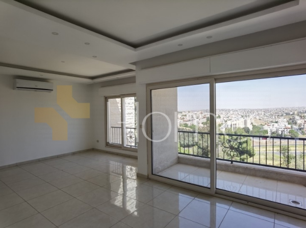 فيلا حديثة البناء (2021) لم تسكن ذات إطلالة عالية وتقع في منطقة قصور